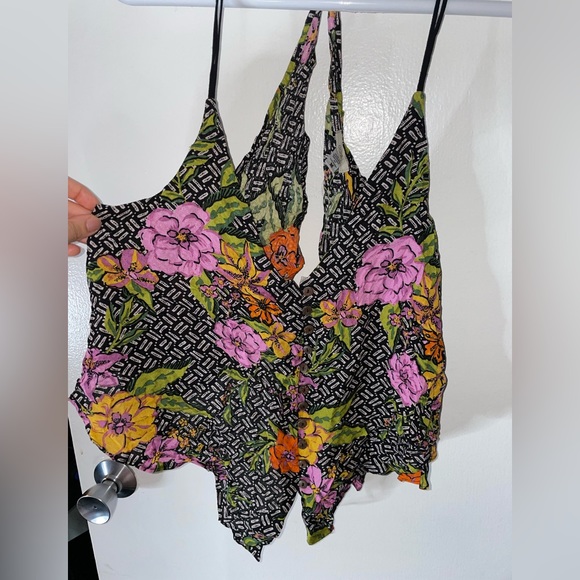 UO | Floral Tank| Medium NWT - Picture 6 of 6